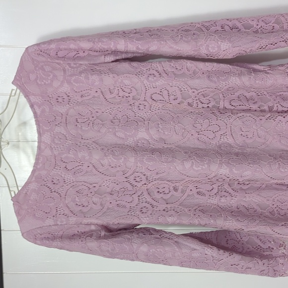 Like New Danity Jewells Lace Purple Top - Picture 2 of 7